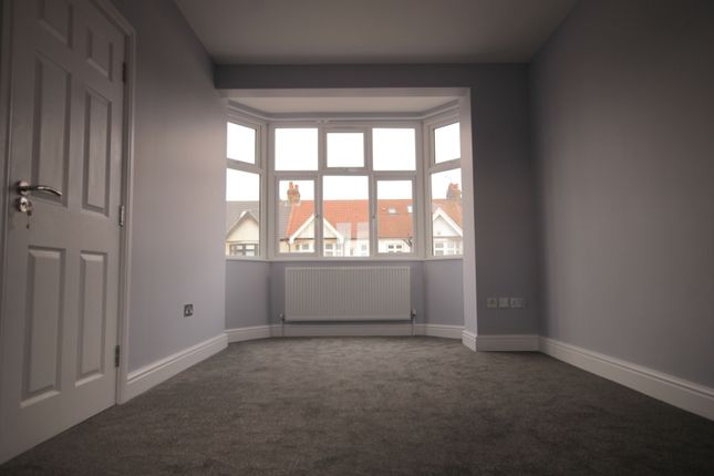 85, Vaughan Gardens, Ilford photo 4