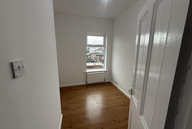3, Howgill Street, Manchester photo 4