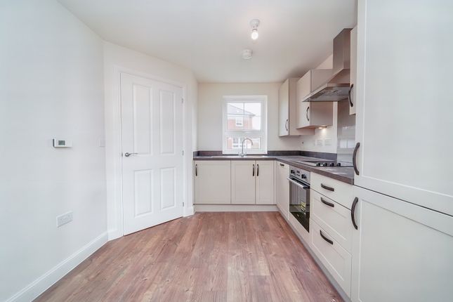 4, Campbell Drive, Leamington Spa photo 4