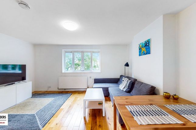 flat 31 hume court,, Hawes Street, London photo 2