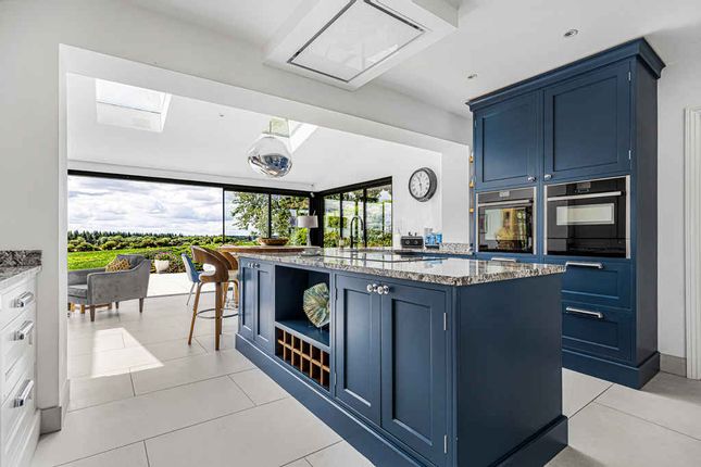 South Lumb, Upper Basildon photo 3