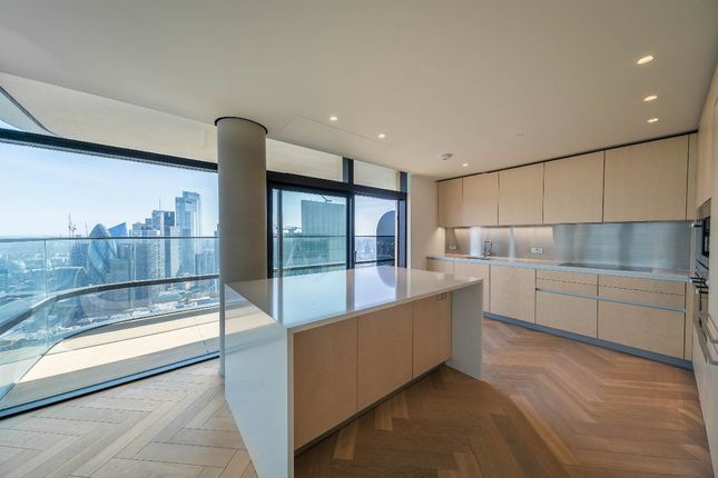 Flat for sale in Principal Tower, London