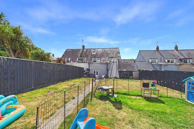 77 Knowling Mead, Tenby photo 2