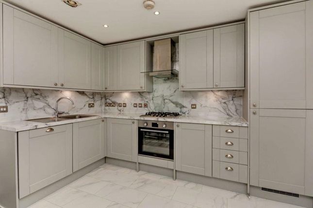 13, Cochrane House, Ickenham photo 4