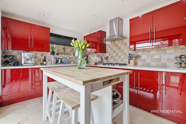 13 The Dale, Waltham Abbey photo 3