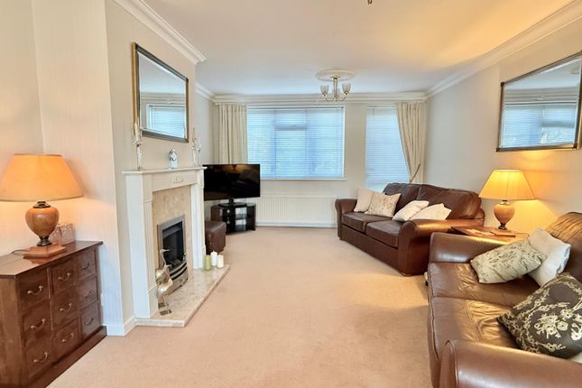 76 Lake Road, Verwood photo 4