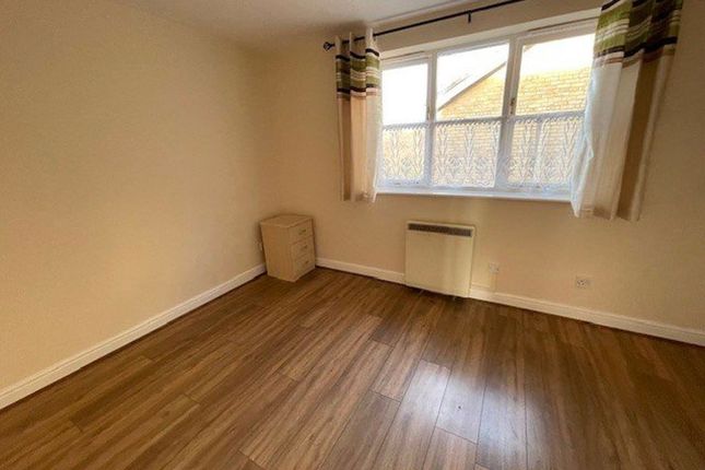 31, Lovegrove Drive, Berks photo 3