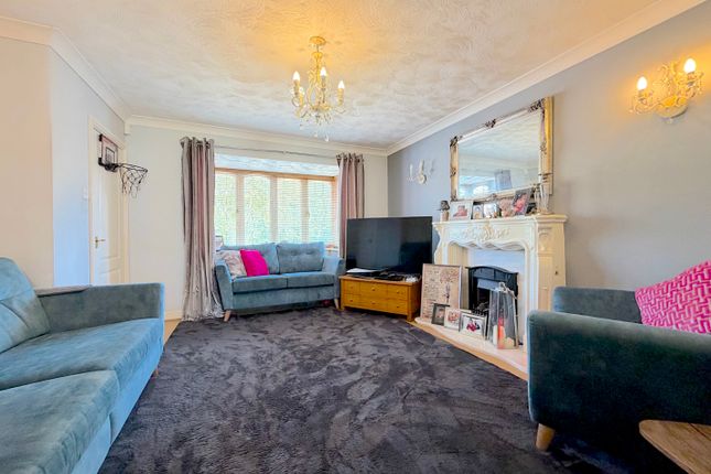 30, Halecroft Avenue, Wolverhampton photo 2