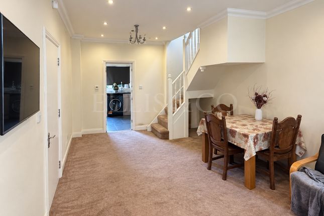2A,, Nolton Place, Edgware photo 2