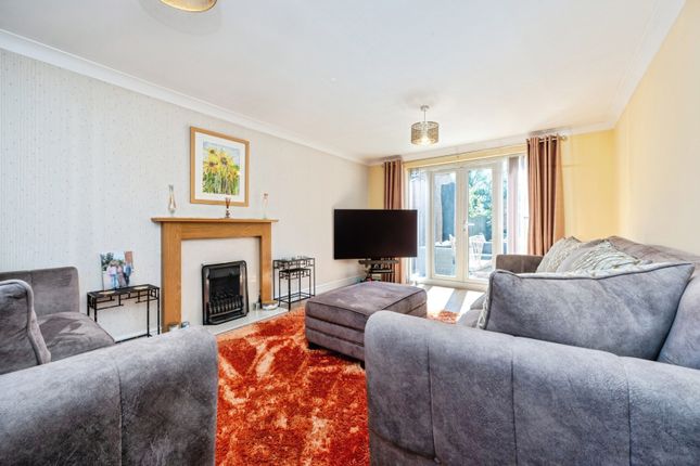 9, Nightingale Way, Bedford photo 3