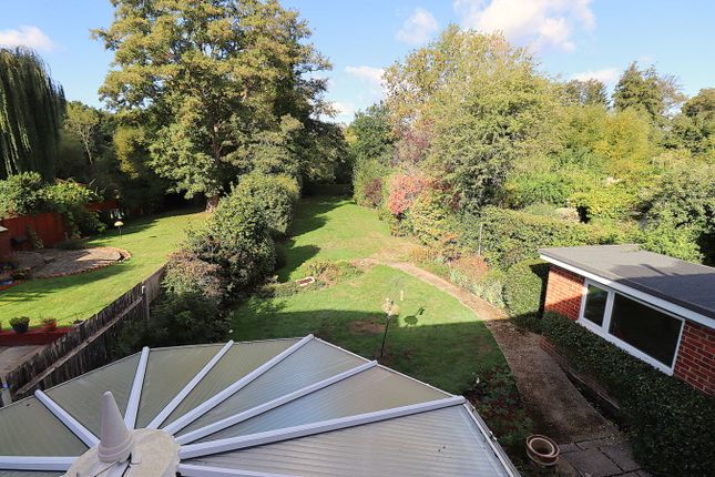 19, Cranleigh Court, Farnborough photo 2