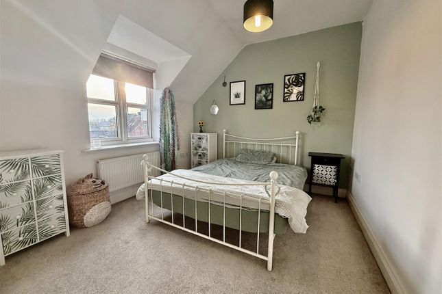 26, Dukesfield, Newcastle Upon Tyne photo 4