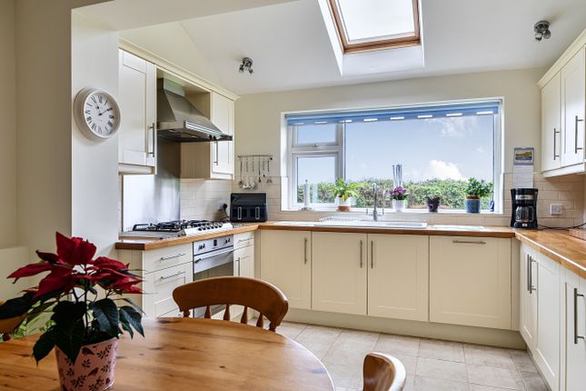3, Manor Park, Gloucestershire photo 4