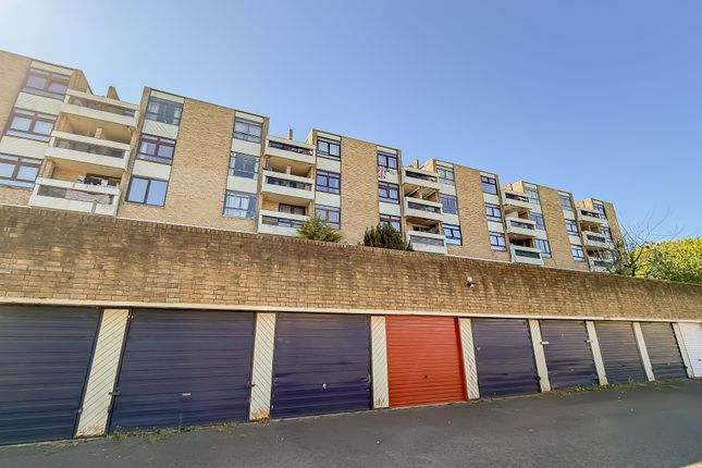 2-bed flat on 100 Kenilworth Court, 100 Kenilworth Court, Washington, £5,000