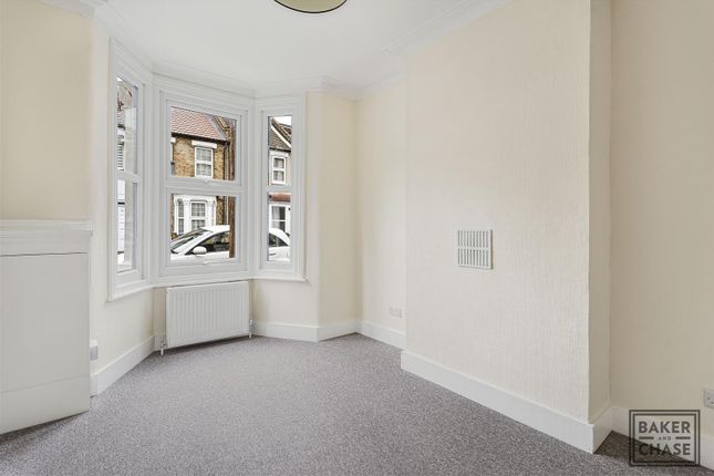 47, Shrubbery Road, London photo 4