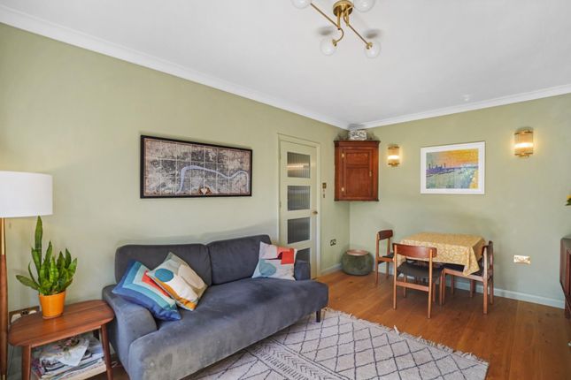 22, Spurgeon Road, London photo 4