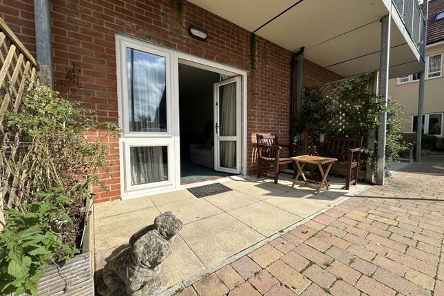 4, Keble Court, Church Crookham photo 2