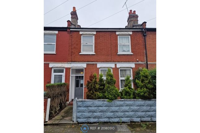 Thumbnail Flat to rent in Homecroft Road, London