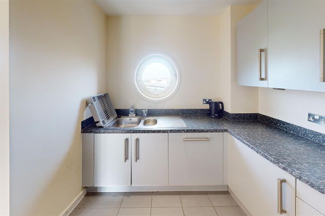 222 Picton, Watkiss Way, Cardiff photo 4