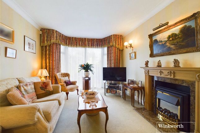 31, Edgeworth Crescent, London photo 2