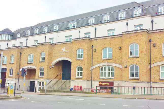 Thumbnail Flat to rent in Thames Edge, Clarence Street, Staines, Middlesex