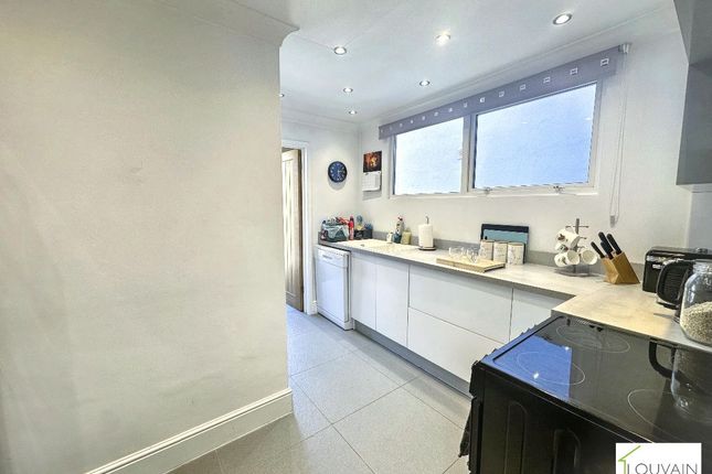19 Arnold Place, Tredegar photo 5