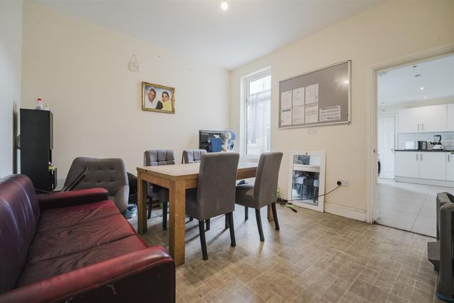 28, West End Road, Southall photo 3
