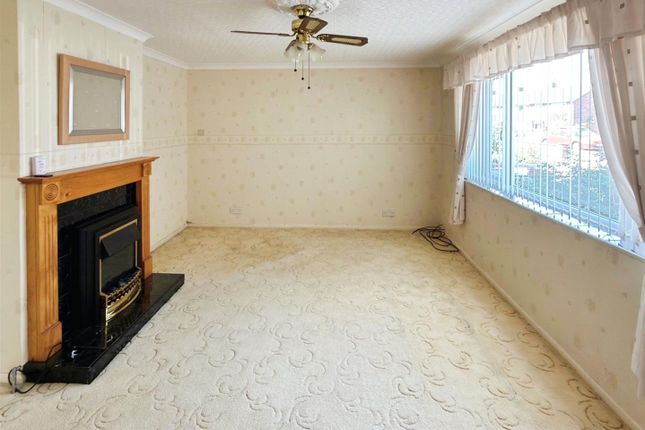19, Spashett Road, Lowestoft photo 3