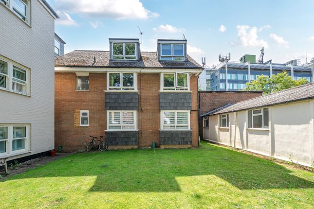 1-bed flat on 11b, Station Road, Teddington, £250,000