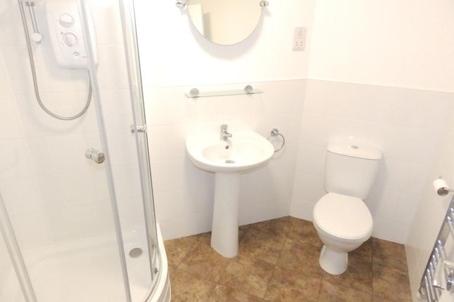 Flat 3, 8A, High Street, West Yorkshire photo 4