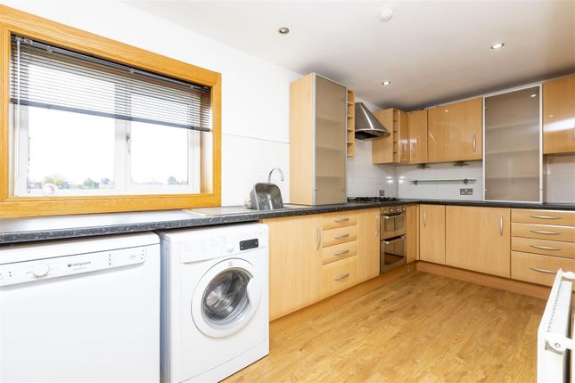 32, Afton View, Glasgow photo 4