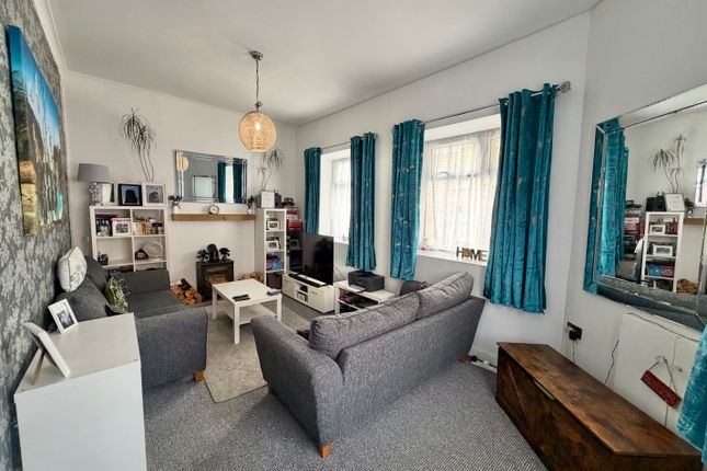 28, Harvey Street, Barry photo 2