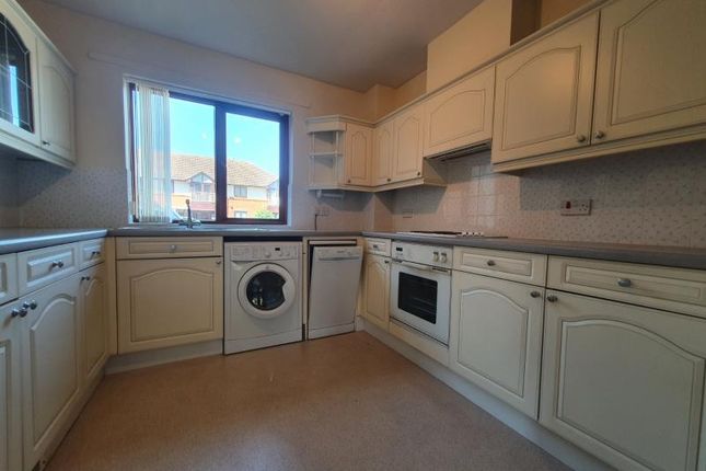 17, Peerage Court, Minehead photo 3