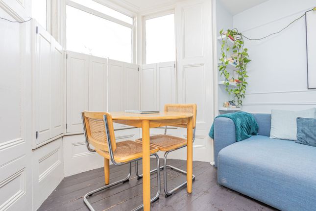 Flat 3, 70, Trinity Square, Kent photo 4