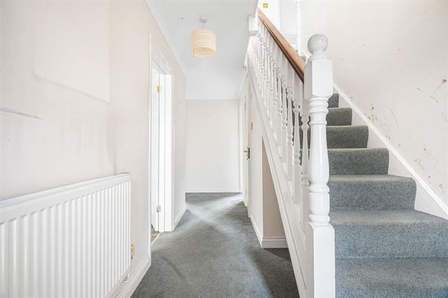 20, Stoat Close, Hertford photo 4