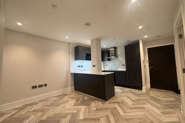 Munro Court, Cockfosters photo 5
