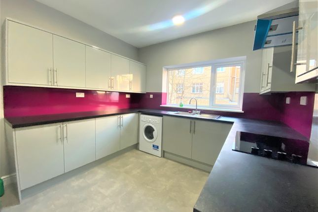 Thumbnail Flat to rent in Craddock Street, City Centre, Swansea