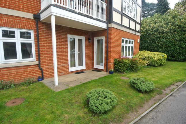 Flat to rent in St. Georges Avenue, Weybridge