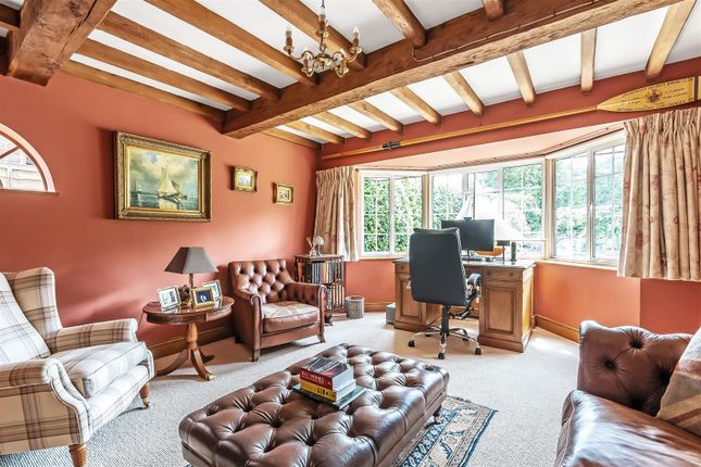 Tamarisk, Ridgeway Close, Oxshott photo 4