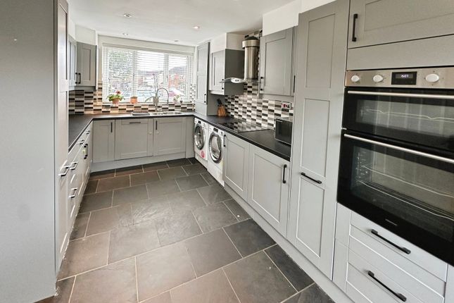 38, Cobwells Close, Leicester photo 4