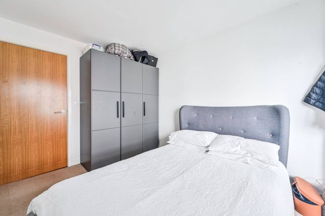 Flat for sale in East Carriage House, Woolwich Riverside, London