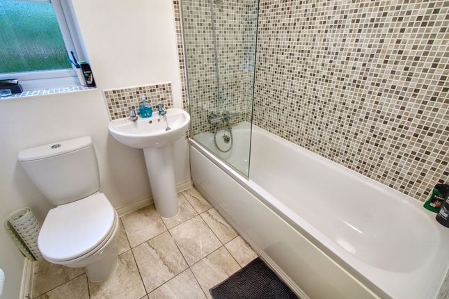 52 Cardinal Way, Newton-Le-Willows photo 4