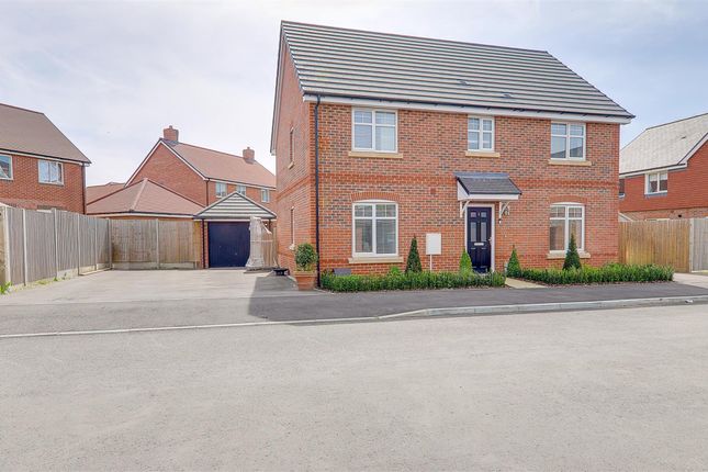 4-bed detached on 3, Dianthus Grove, Worthing, £455,000