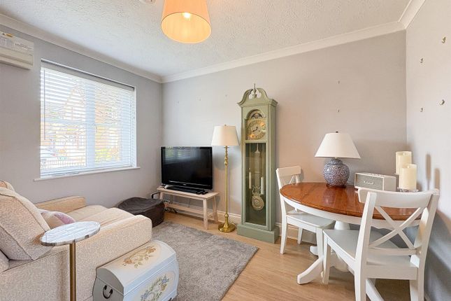 30, Vallance Close, Burgess Hill photo 3