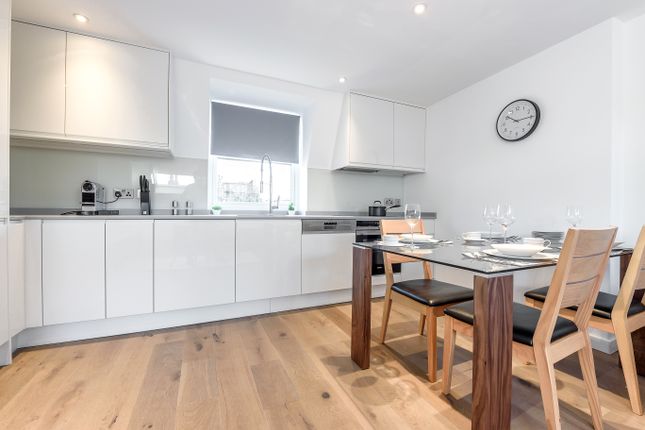 Flat to rent in Whittingstall Road, Parsons Green