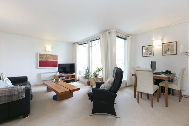 Thumbnail Flat to rent in Corona Building, 162 Blackwall Way, London