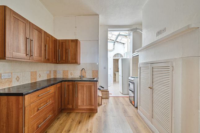 24, Balmoral Road, London photo 3