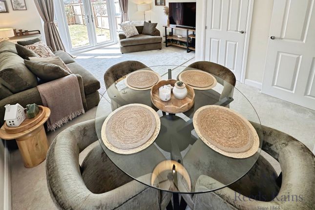 31, Pembrey Drive, Staffordshire photo 2