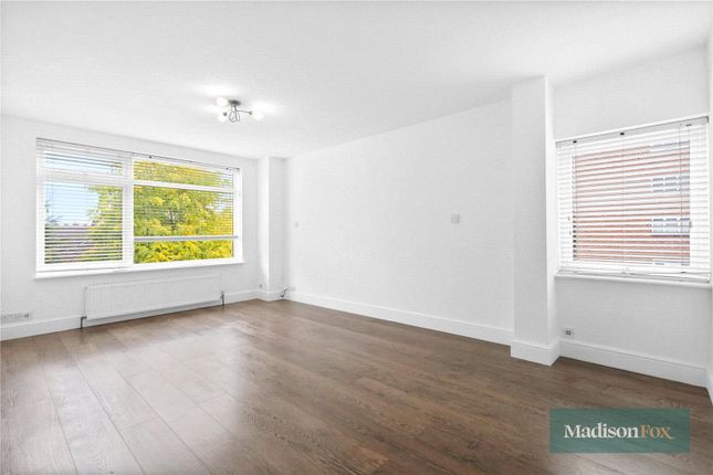 Flat 9, Ferndown,, Woodford Road, London photo 3