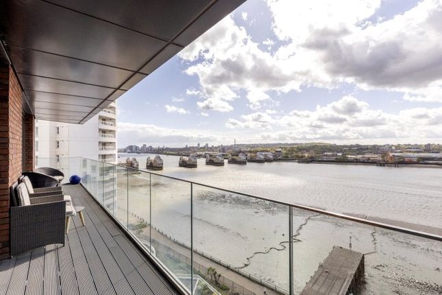 Thumbnail Flat to rent in Starboard Way, London